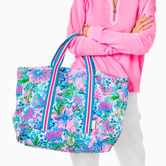 NWT Lilly Pulitzer large Mercato Tote in Mandevilla Baby Paradise Petals - Picture 2 of 9